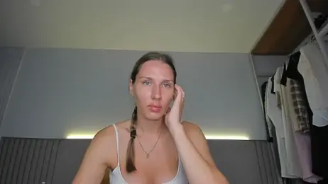 SofiClimbing webcam model stream image