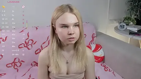 OdetteHarwick webcam stripchat model stream image