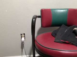 thatishuge webcam camsoda model stream image