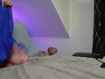 hotmilfbitch webcam model stream image