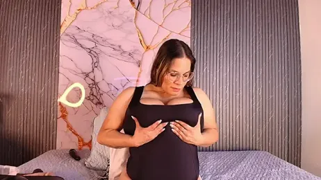 big_tits_in_your_face webcam model stream image