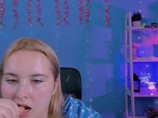 amanda-striking webcam model stream image