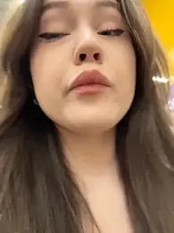 Peachy_Dream webcam model stream image