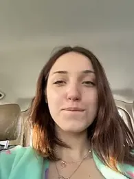 DollyTall webcam model stream image