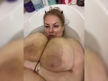 RobinLili webcam model stream image