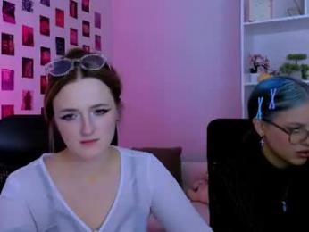 nika_pearl webcam model stream image