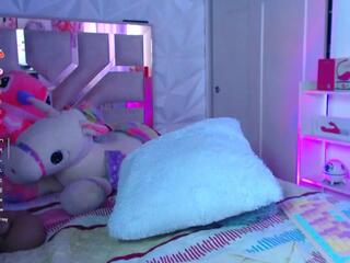 Madiisonn webcam model stream image