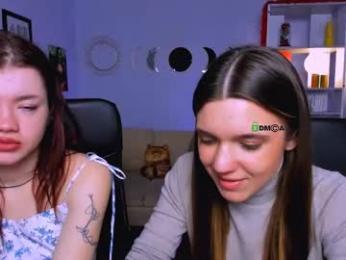 alira_glow webcam model stream image