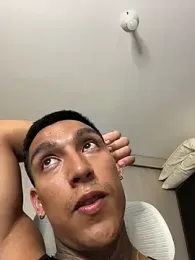 sendfer webcam stripchat model stream image