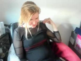 artsyandcraftsy_ webcam model stream image