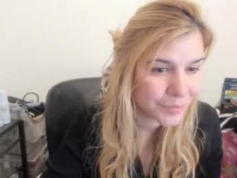 artsyandcraftsy_ webcam model stream image