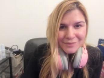 artsyandcraftsy_ webcam model stream image