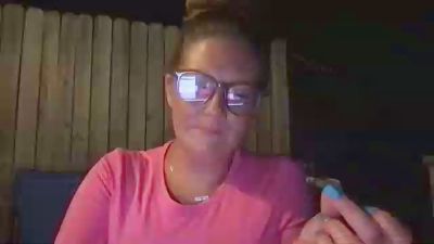 Lynniexo webcam model stream image
