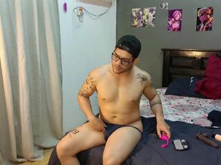 Iker Nair webcam model stream image