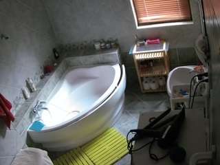 voyeurcam-julmodels-bath-1st-2 webcam model stream image