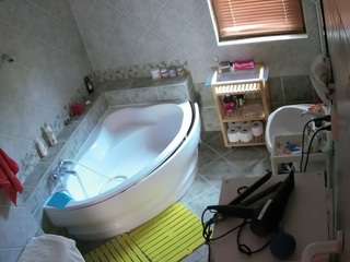 voyeurcam-julmodels-bath-1st-2 webcam model stream image