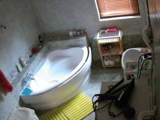 voyeurcam-julmodels-bath-1st-2 webcam model stream image