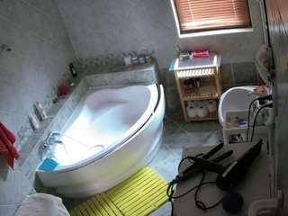 voyeurcam-julmodels-bath-1st-2 webcam model stream image