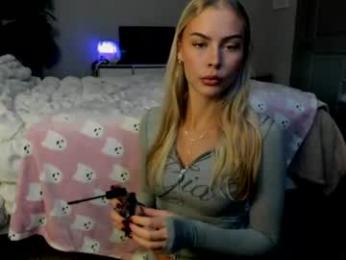 ariah_is_blonde webcam model stream image