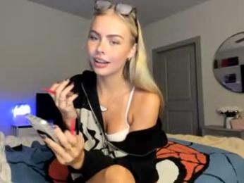 ariah_is_blonde webcam model stream image