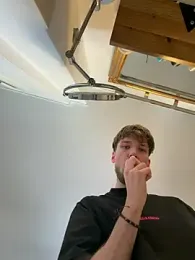 YoungSkinnyBoy20 webcam model stream image