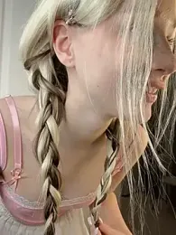 KittiLin webcam stripchat model stream image