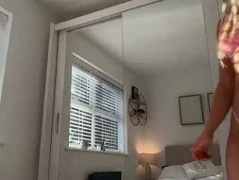 rosebella_ webcam model stream image