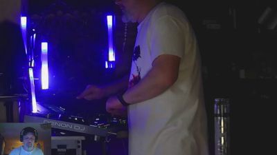 1st_omen webcam model stream image