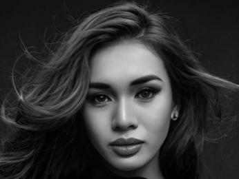 GrettaLee webcam model stream image