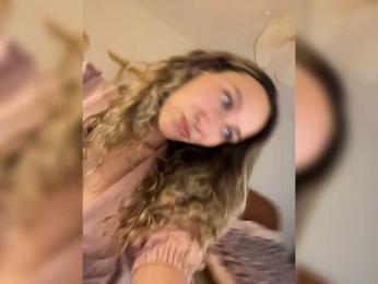 chikipikin webcam model stream image