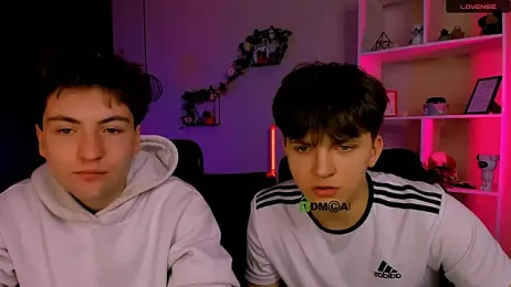 travis_wolf_ webcam model stream image