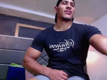 adam_fit19cm webcam model stream image