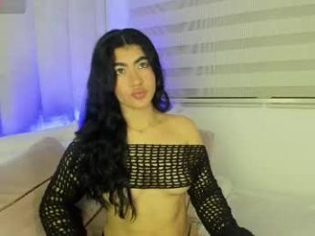 1m_emily webcam model stream image