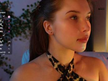 _Q_ webcam bongacams model stream image