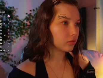 _Q_ webcam bongacams model stream image