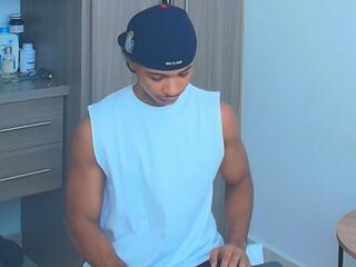 Cassian Gold webcam model stream image