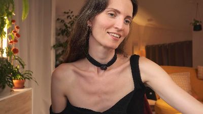 Yulla webcam cam4 model stream image