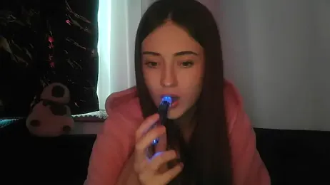 karlaluuvv webcam model stream image