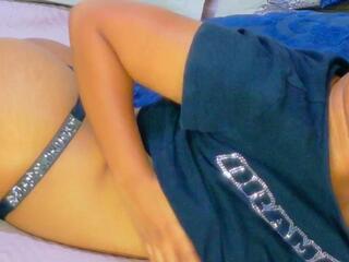Tracy Bank webcam model stream image