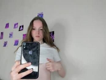 b4by_emilia chaturbate stream image, 29.05.2025 04:10