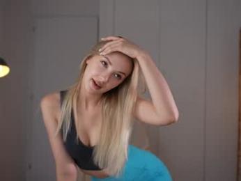 kriss0leoo chaturbate stream image