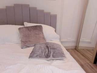 mili-moon camsoda stream image