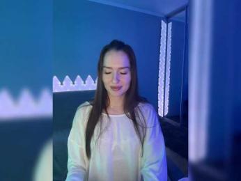 whiteTEA bongacams stream image