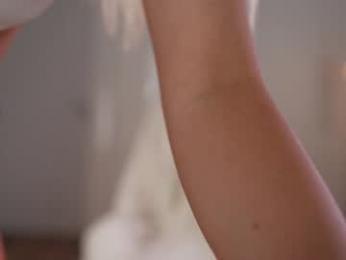 kriss0leoo chaturbate stream image