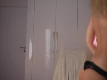 kriss0leoo chaturbate stream image