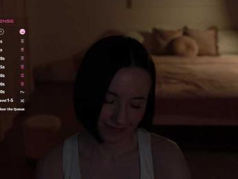 MissEssie bongacams stream image