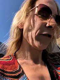 NaomiAndFriends stripchat stream image