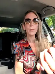 NaomiAndFriends stripchat stream image