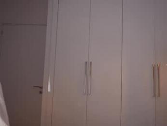 kriss0leoo chaturbate stream image