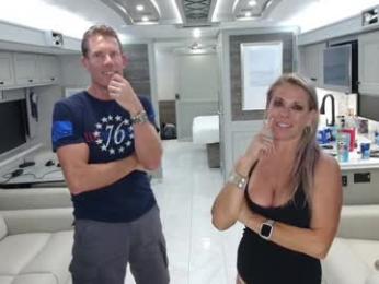 wildwifebarbie chaturbate stream image